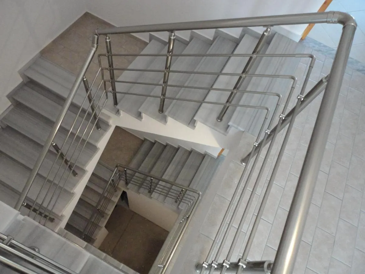 הימארה Spiro Guest House