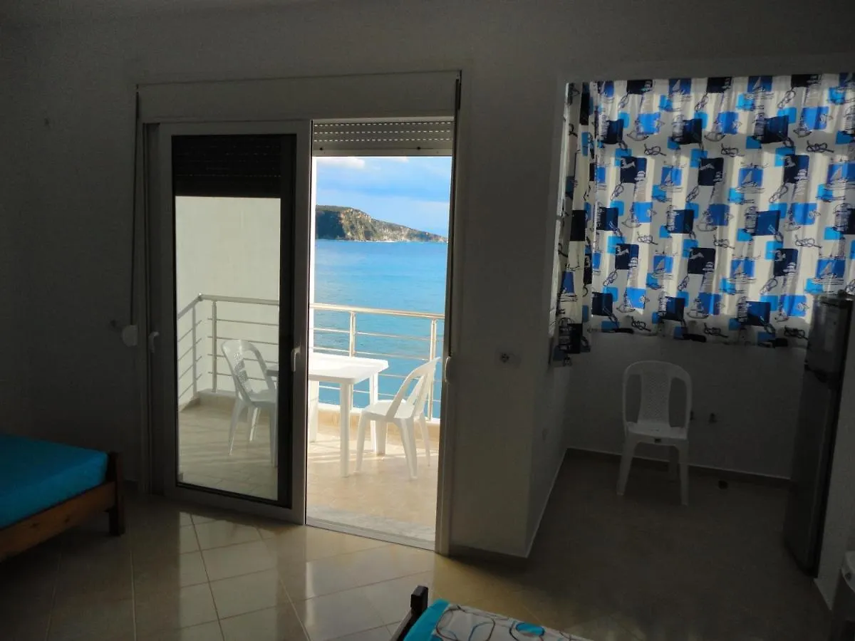 Spiro Guest House Himare