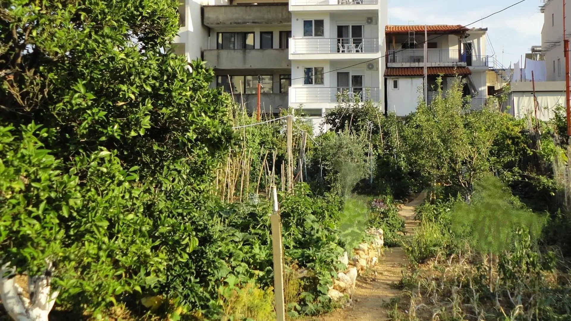 Spiro Guest House Himare