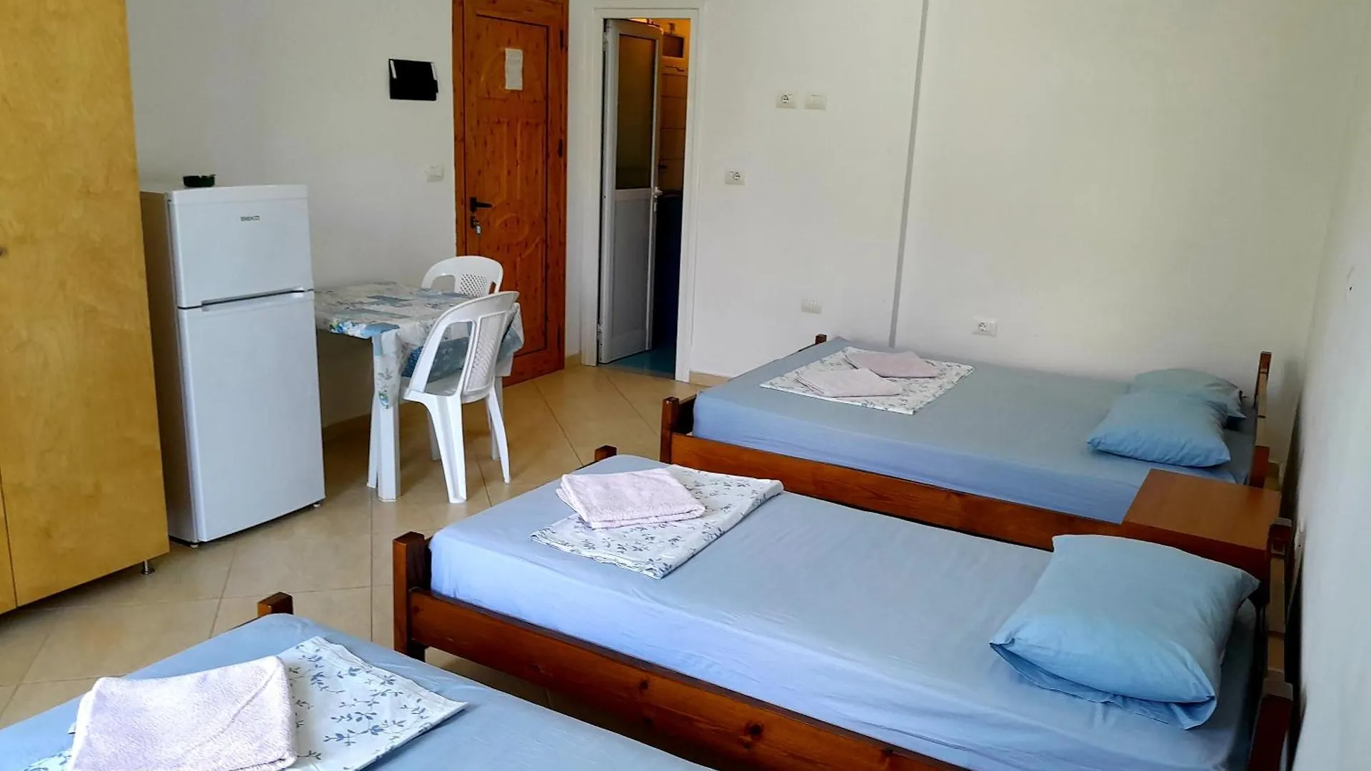 Spiro Guest House Himare