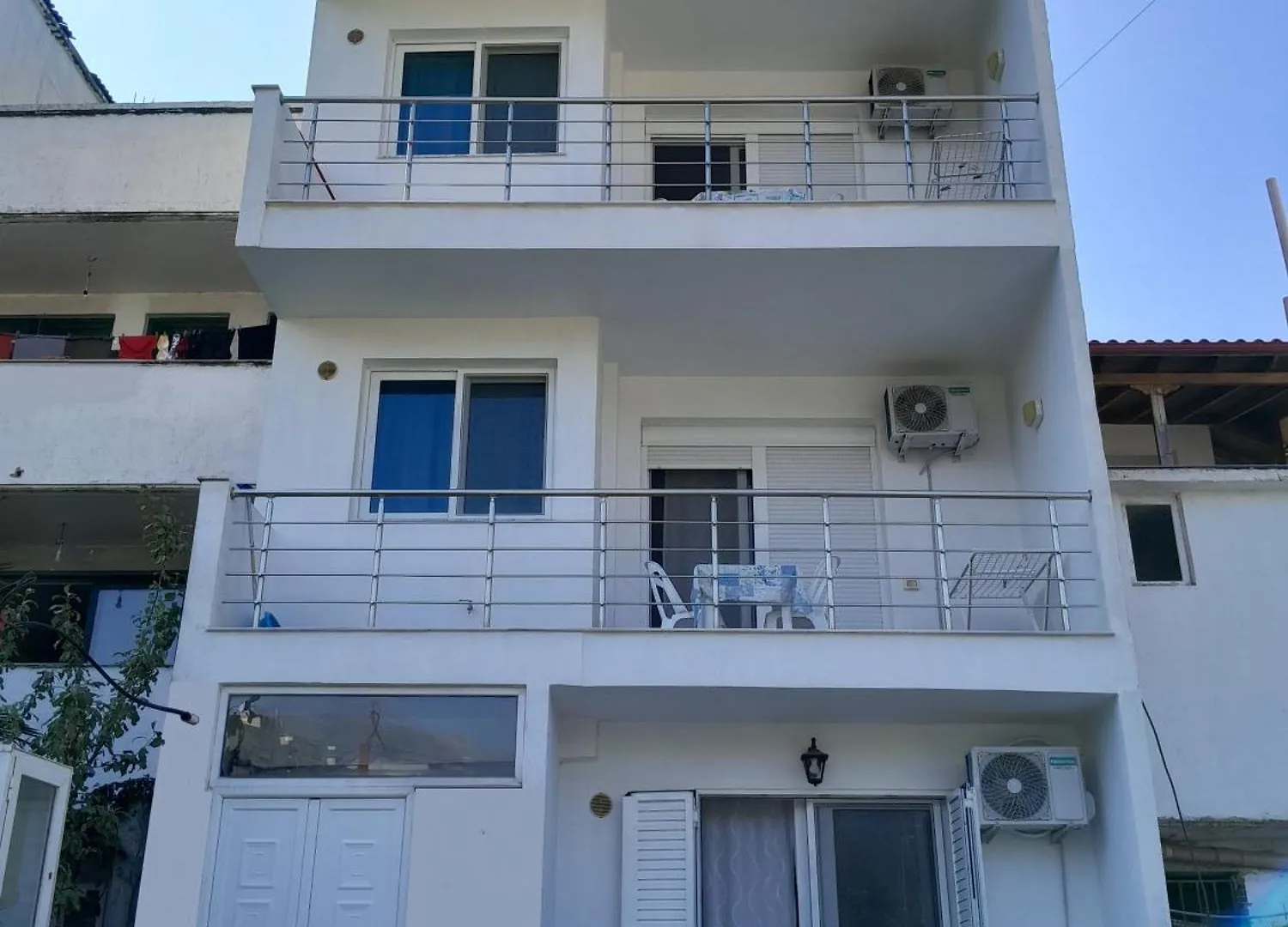 Spiro Guest House Himare